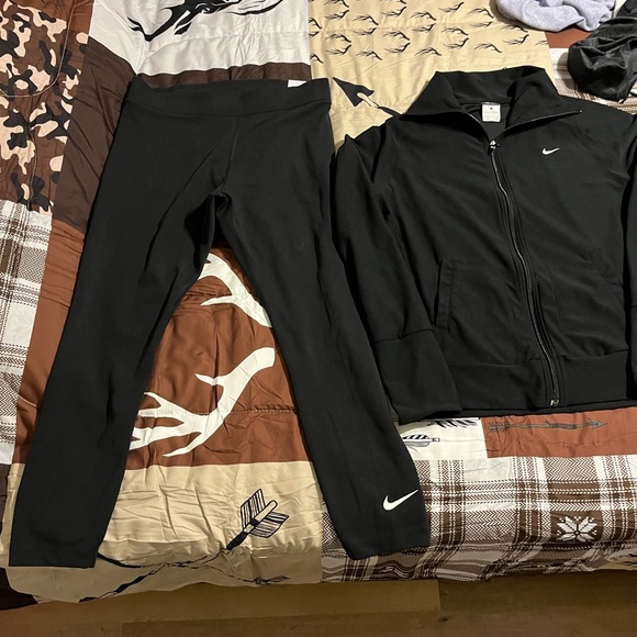 NWT NIKE SET TIGHT FIT HIGH RISE 7/8 LENGTH SIZE LARGE - Picture 2 of 7